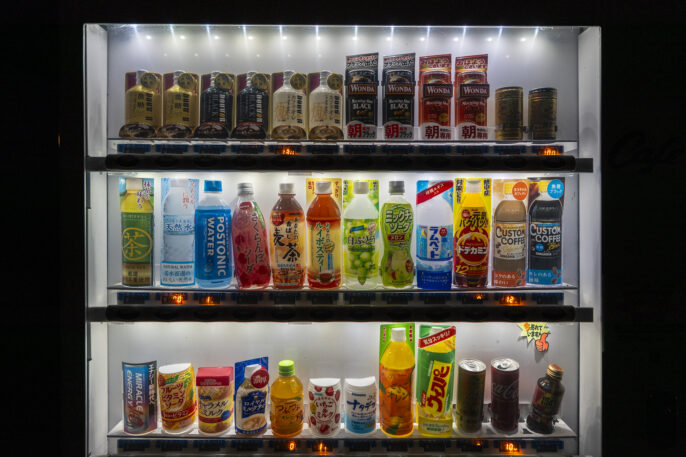 夜の自動販売機